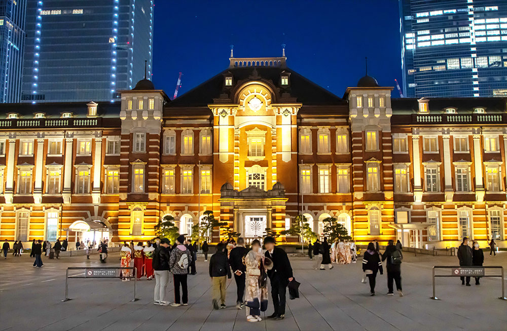 成人式の東京駅