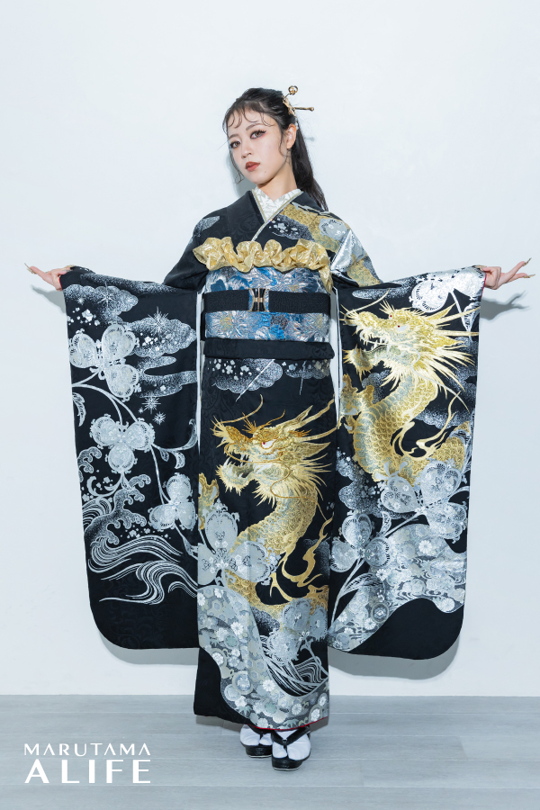 黒・金・銀・白　龍文様が迫力を放つかっこいい個性派振袖 浜松袋井